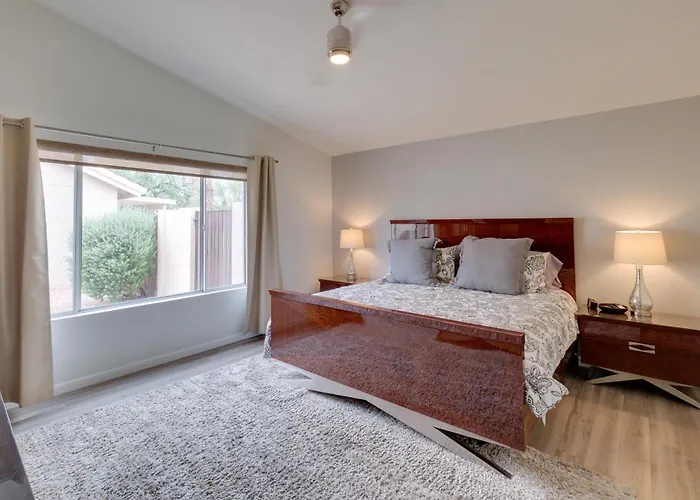 Golf, Swim, Play & Relax! Gated Holiday home *