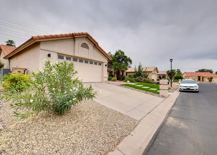 Golf, Swim, Play & Relax! Gated Holiday home