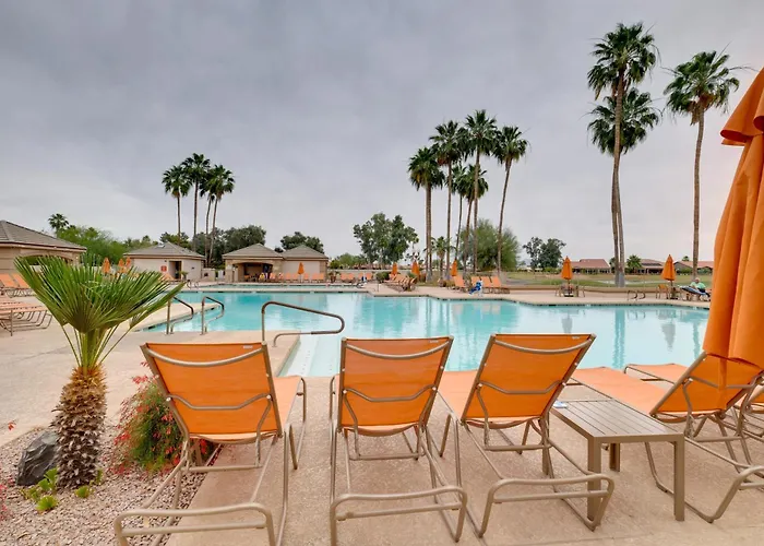 Golf, Swim, Play & Relax! Gated Holiday home