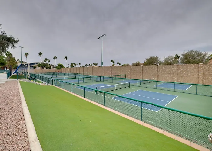 Golf, Swim, Play & Relax! Gated Holiday home
